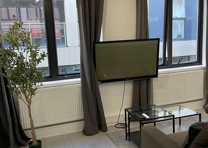 2 Bdrm Contemporary Central London Apartment